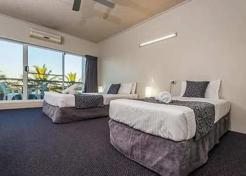 Camelot Motel Gladstone 3*,