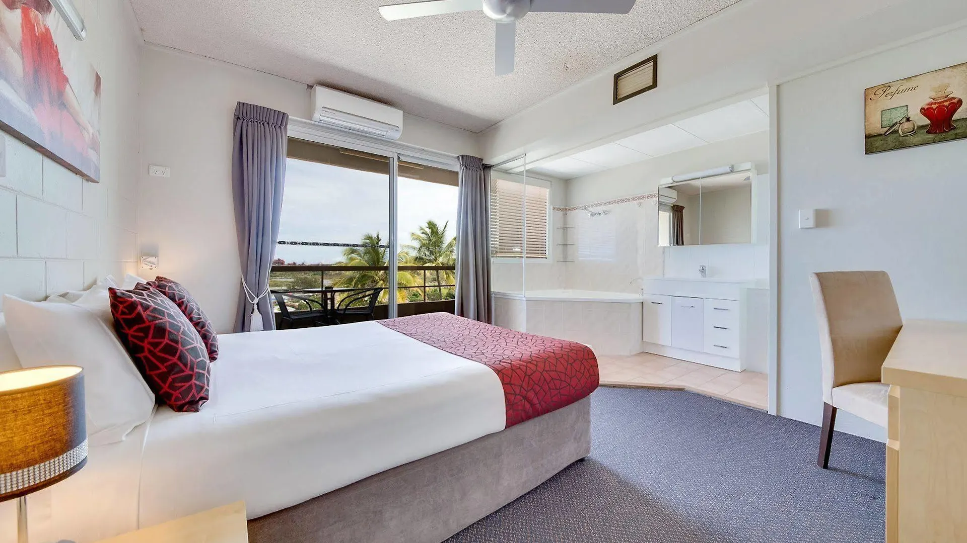 Camelot Motel Gladstone 3*,  Australia