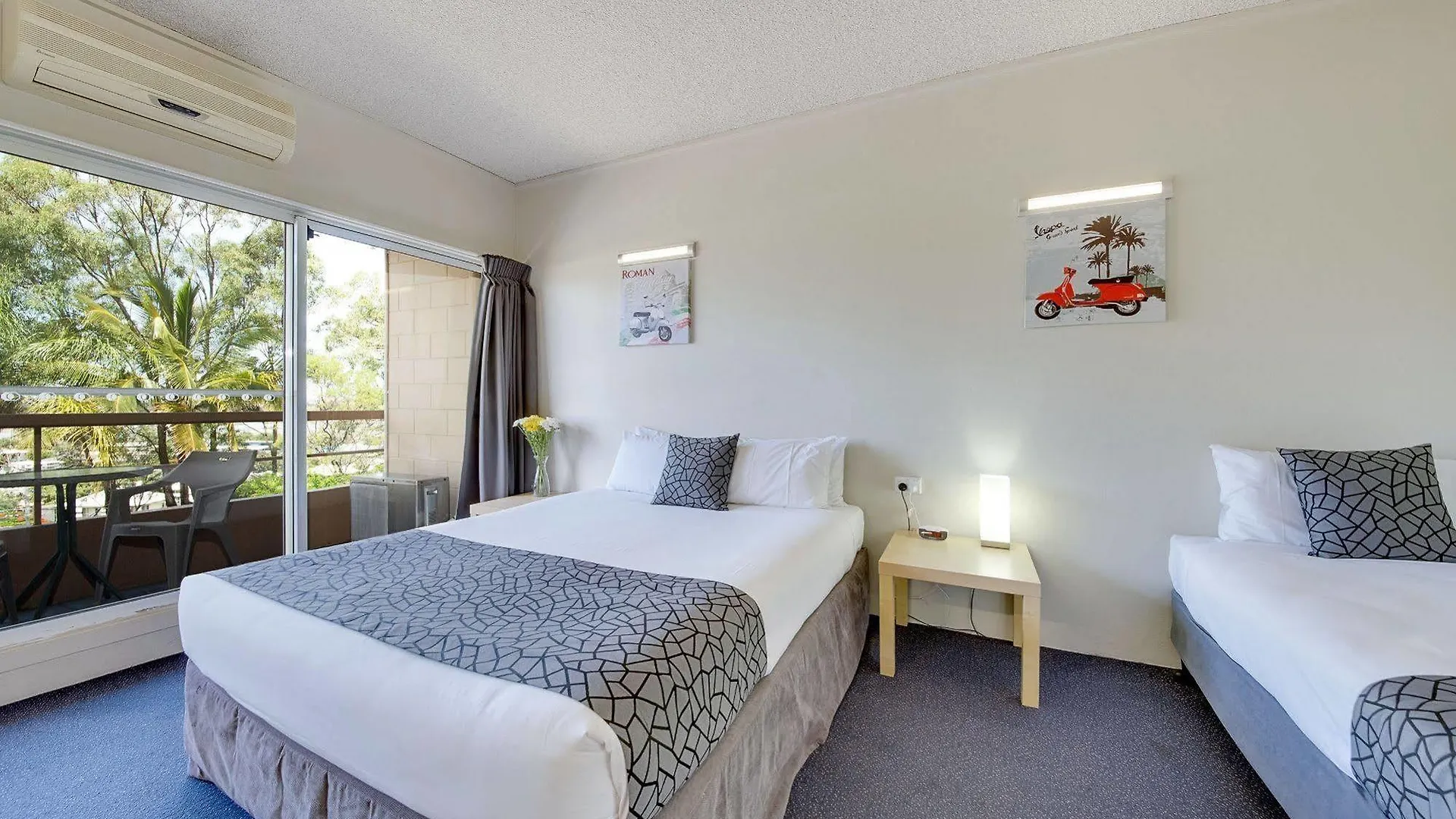 Camelot Motel Gladstone 3*,